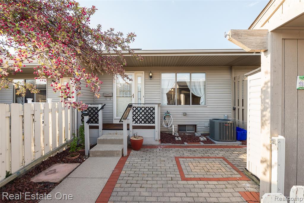 61960 Arlington, 3, South Lyon, MI 48178 — Photo 3