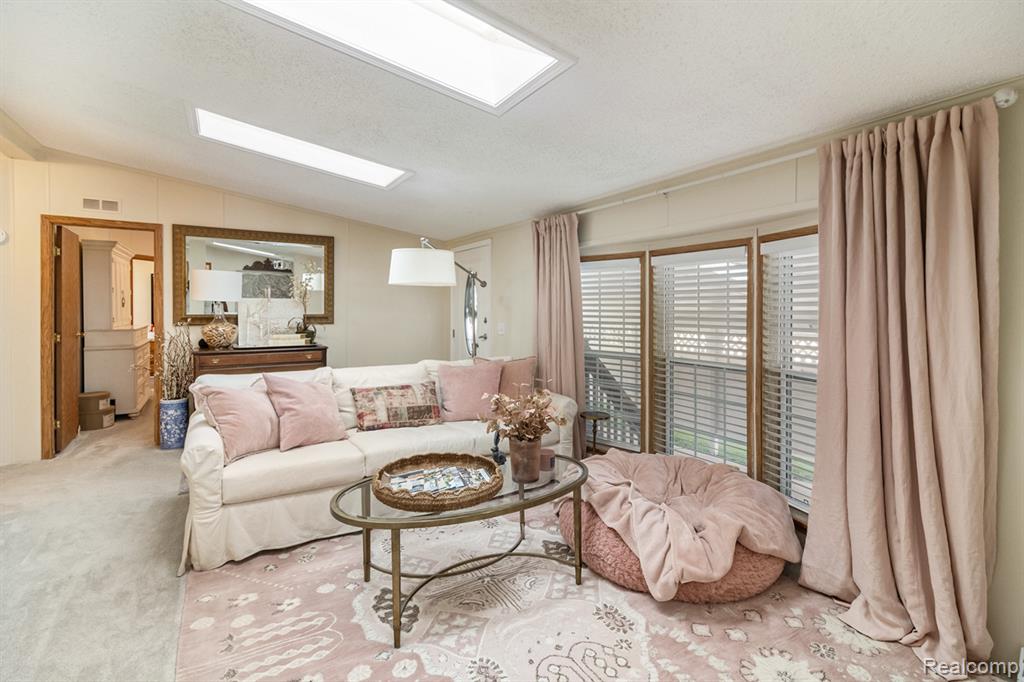 13541 Austin Court, Hartland, MI 48353 — Photo 2