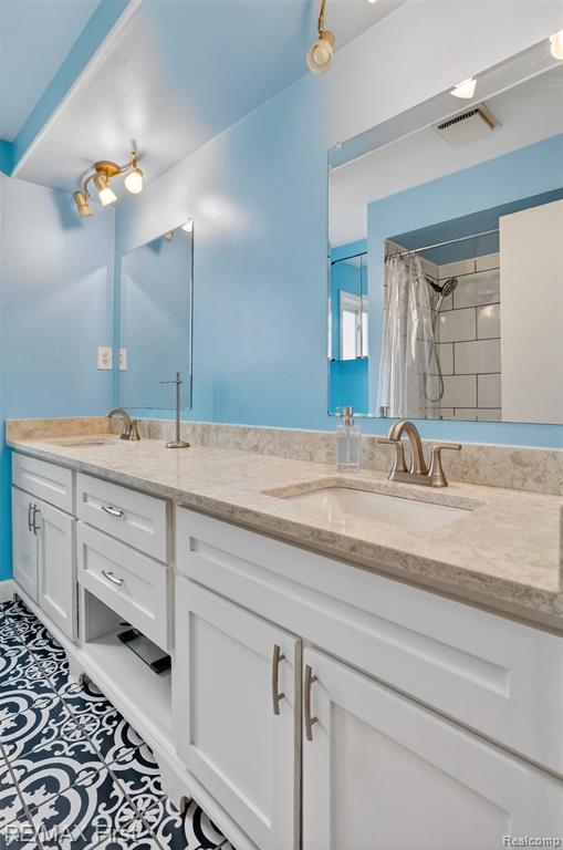 42446 Sycamore Drive, Sterling Heights, MI 48313 — Photo 26