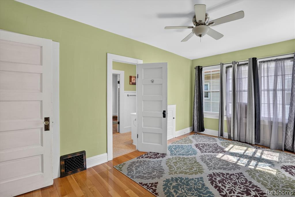 410 S Center Street, Howell, MI 48843 — Photo 16