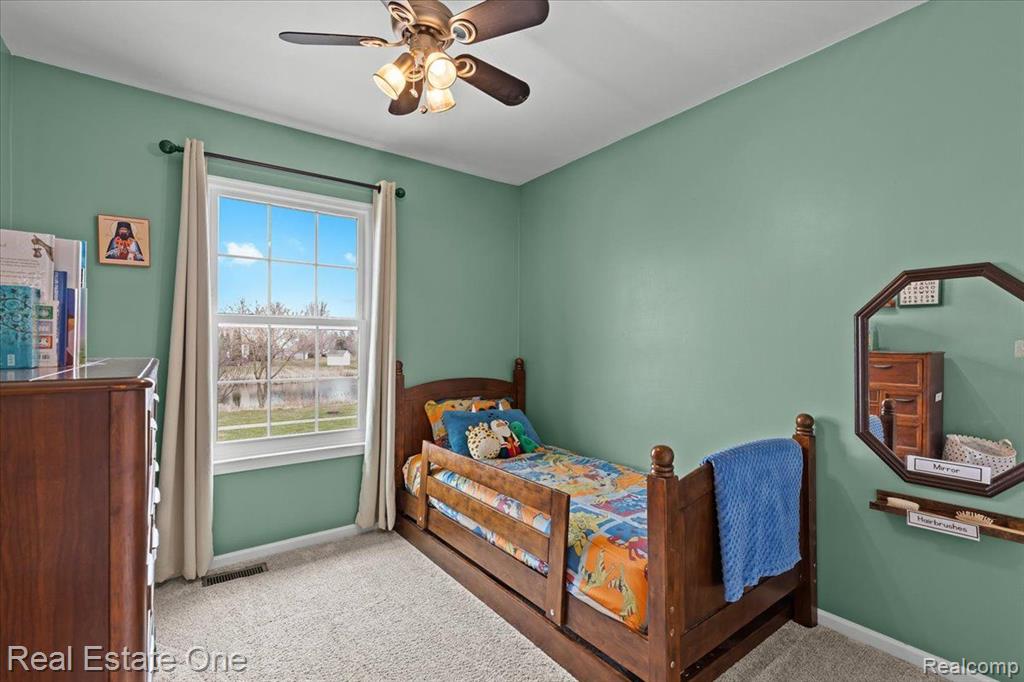573 CARRIAGE HILL Drive, Fenton, MI 48430 — Photo 17