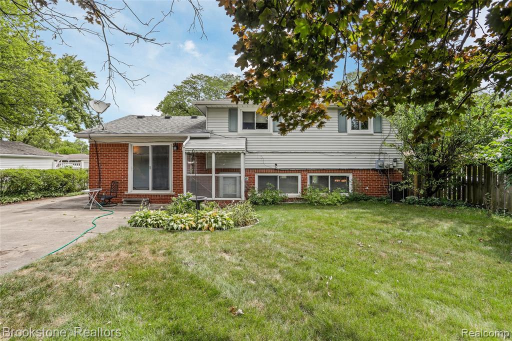 9915 Pere Avenue, Livonia, MI 48150 — Photo 22