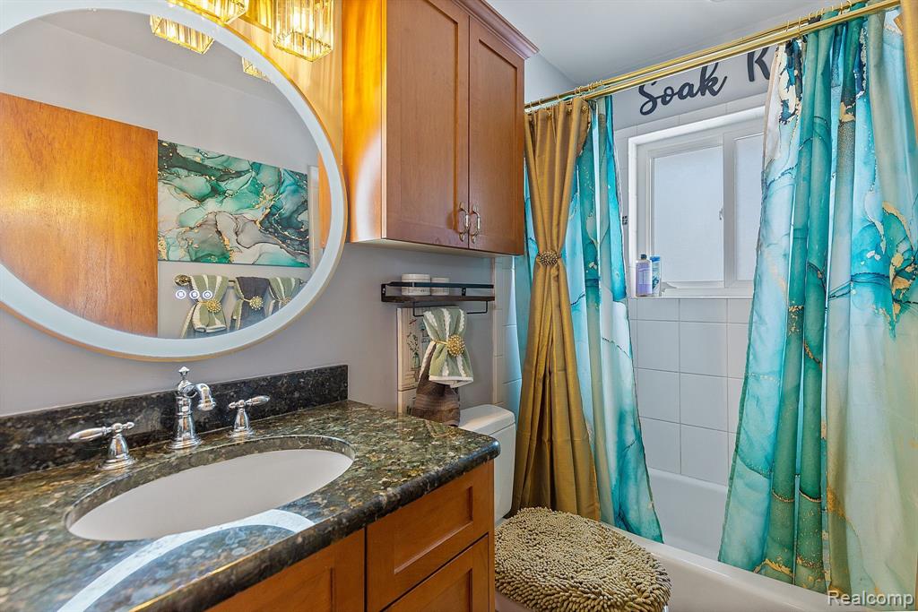 4993 ENGLEMAN Avenue, Warren, MI 48091 — Photo 12