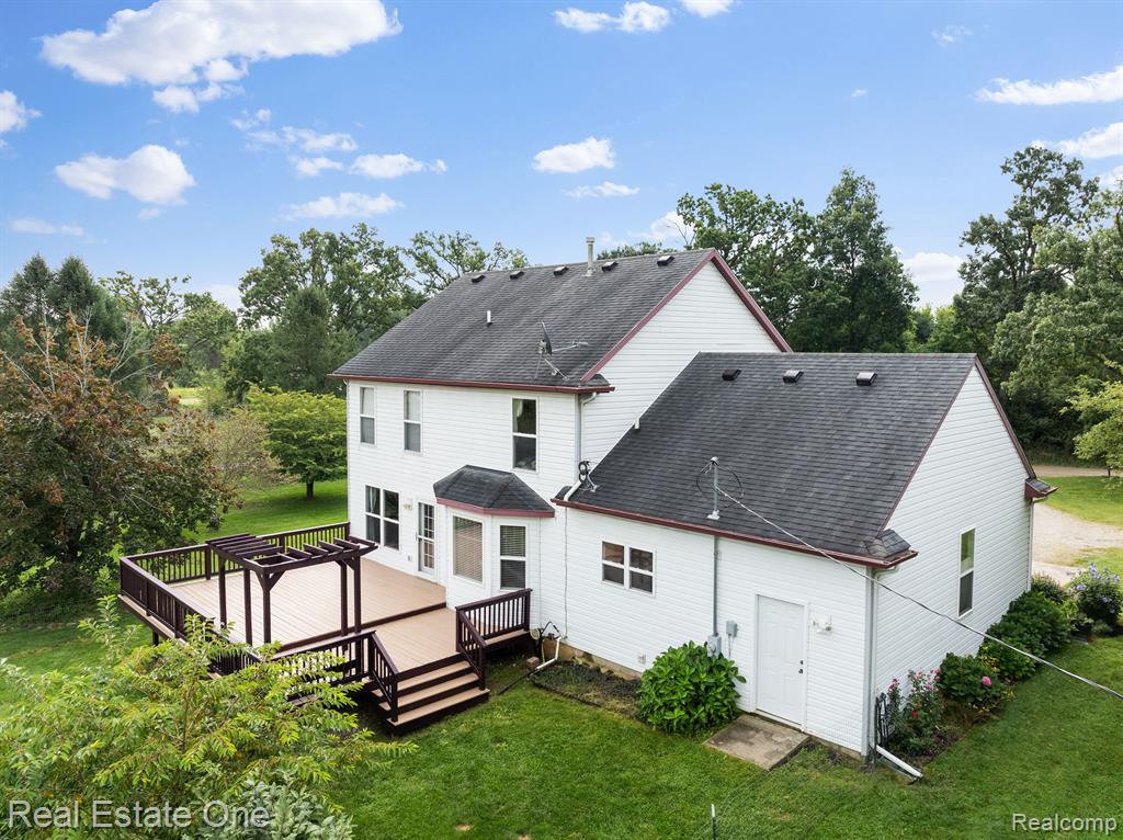 7796 LANGE Road, Fowlerville, MI 48836 — Photo 23