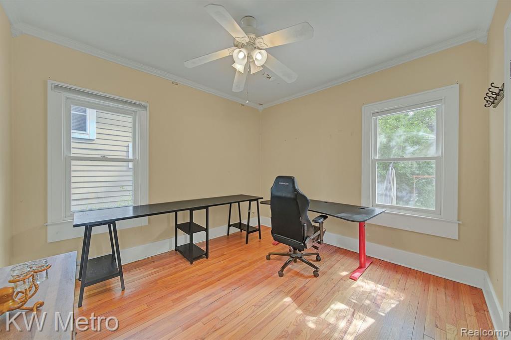 806 LOCKWOOD Road, Royal Oak, MI 48067 — Photo 13