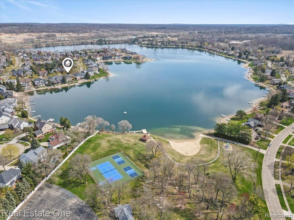 566 BAY POINTE Drive, Oxford, MI 48371 — Photo 75