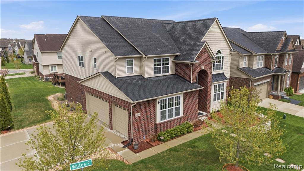 1114 Wales Drive, Lake Orion, MI — Photo 2