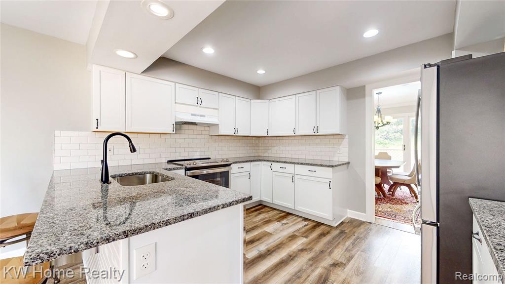 37634 Russett Drive, Farmington Hills, MI 48331 — Photo 5