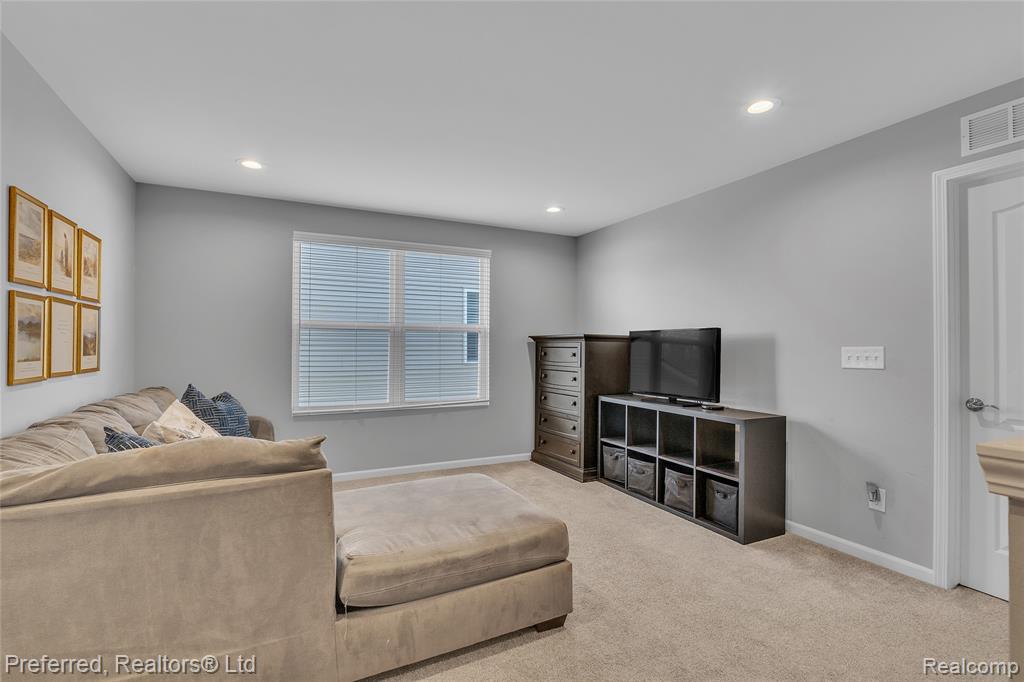 49720 Shoreline Drive, Canton, MI 48187 — Photo 35
