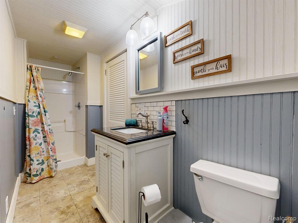 636 N Washington Street, Owosso, MI 48867 — Photo 20