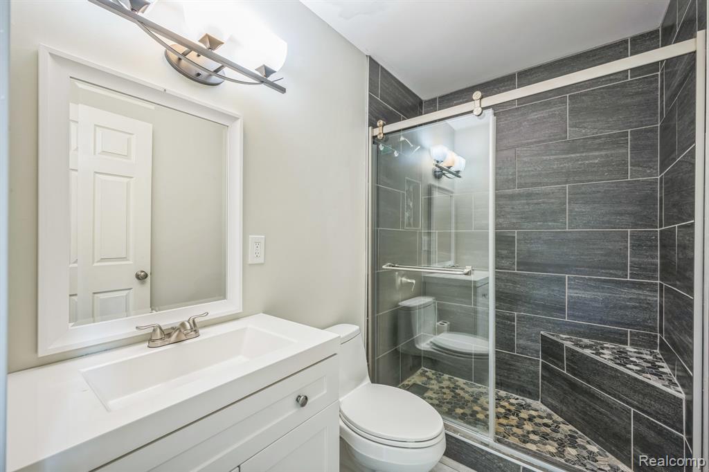 6195 Falkenbury Road, North Branch, MI 48461 — Photo 16