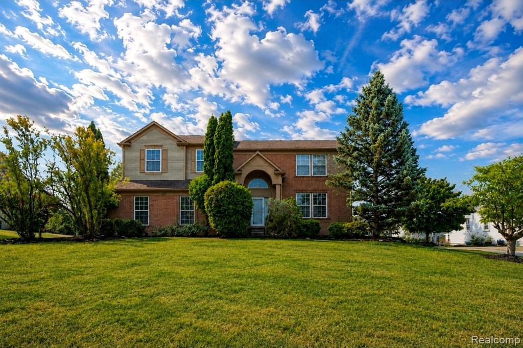 4433 Brighton Drive, Grand Blanc, MI 48439