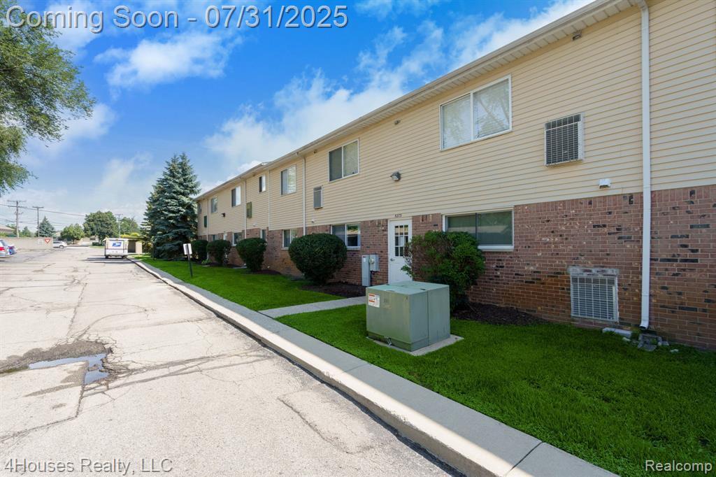 5273 Highland Road, 108, Waterford, MI 48327 — Photo 9