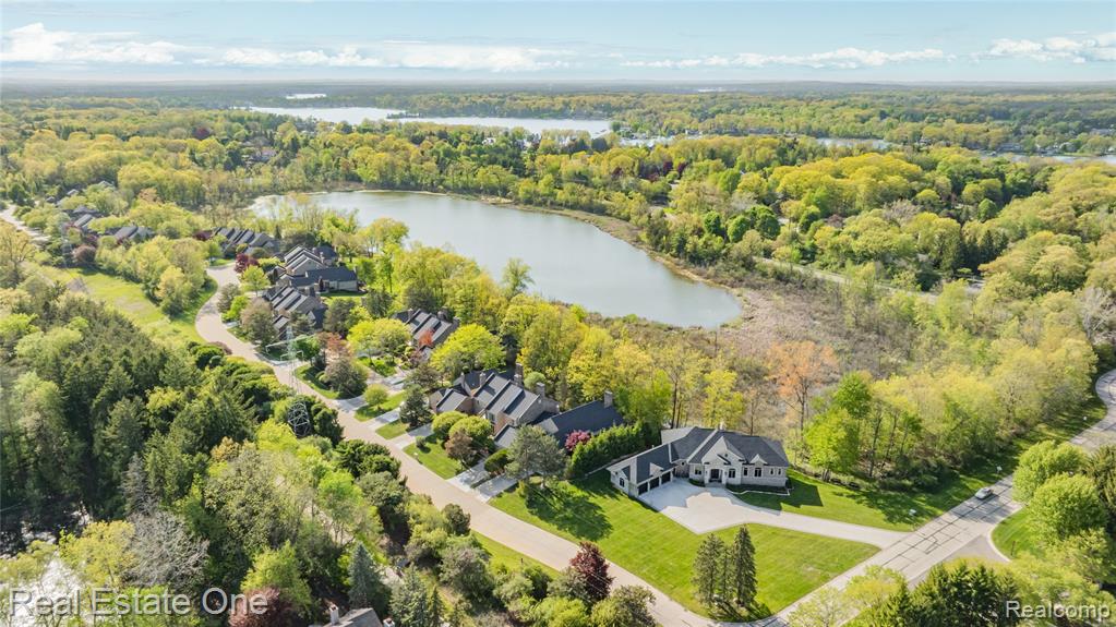 5000 Mirror Lake Court, 19, West Bloomfield, MI 48323 — Photo 65