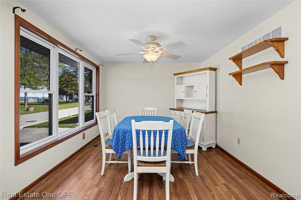 5871 Manor Drive, Fort Gratiot, MI 48059 — Photo 16