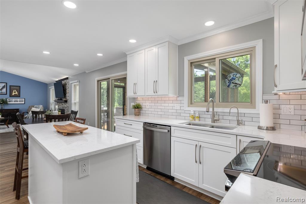 57694 Hidden Timbers Drive, South Lyon, MI 48178 — Photo 6