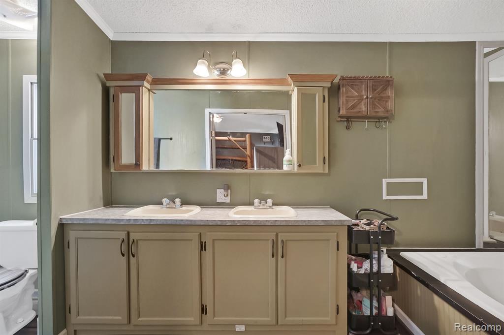 18900 Bowdish Road, Gregory, MI 48137 — Photo 10