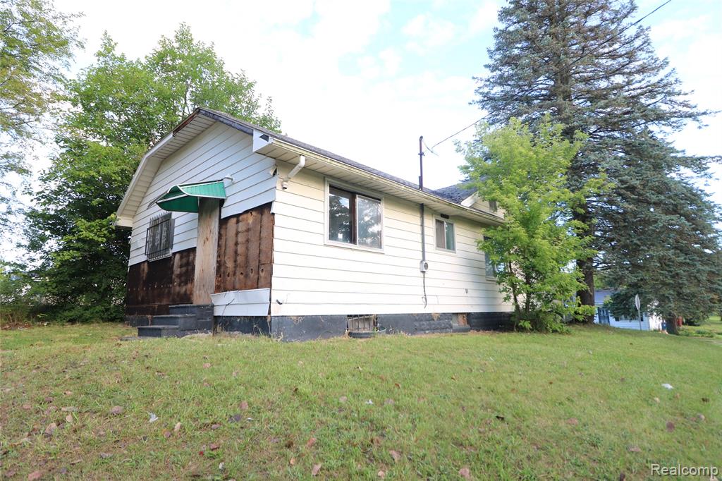 946 E Bundy Avenue, Flint, MI 48505 — Photo 3