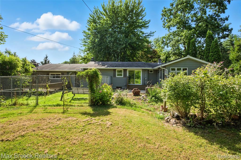 3084 E Hillcrest Drive, Clyde, MI 48049 — Photo 45