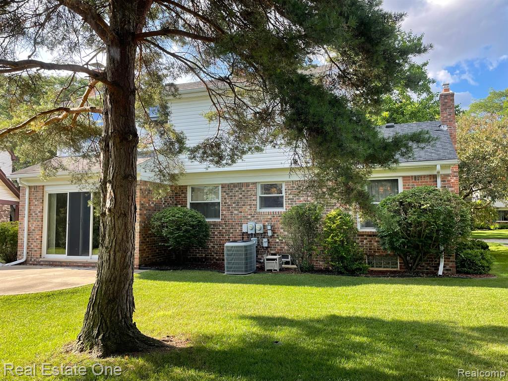 7482 ADMIRALTY Drive, Canton, MI 48187 — Photo 21