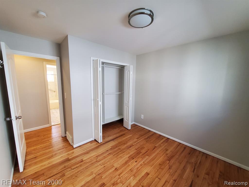 4639 KINGSTON Street, Dearborn Heights, MI 48125 — Photo 12