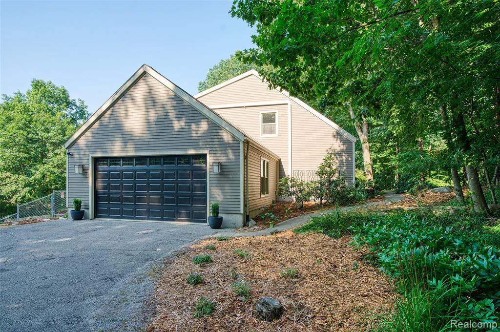 4223 Vanneter Road, Williamston, MI 48895 — Photo 2