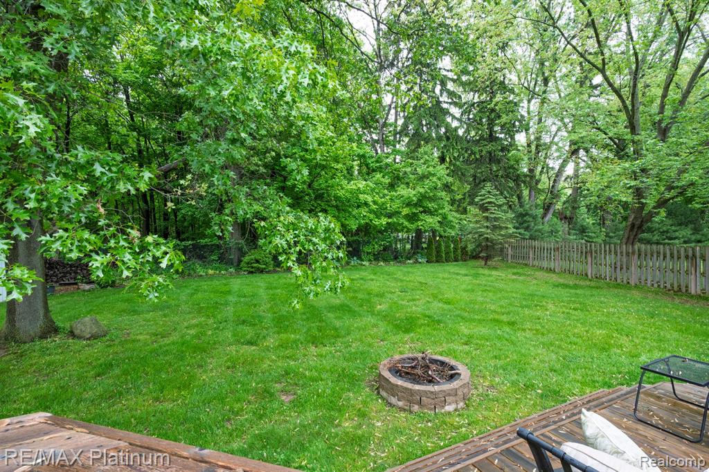 638 GLENWYTH Road, Brighton, MI 48116 — Photo 32