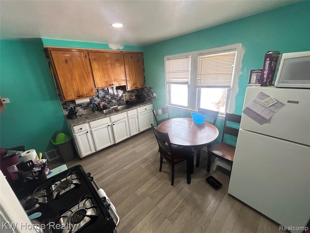 15885 Beaverland Street, Detroit, MI 48223 — Photo 9