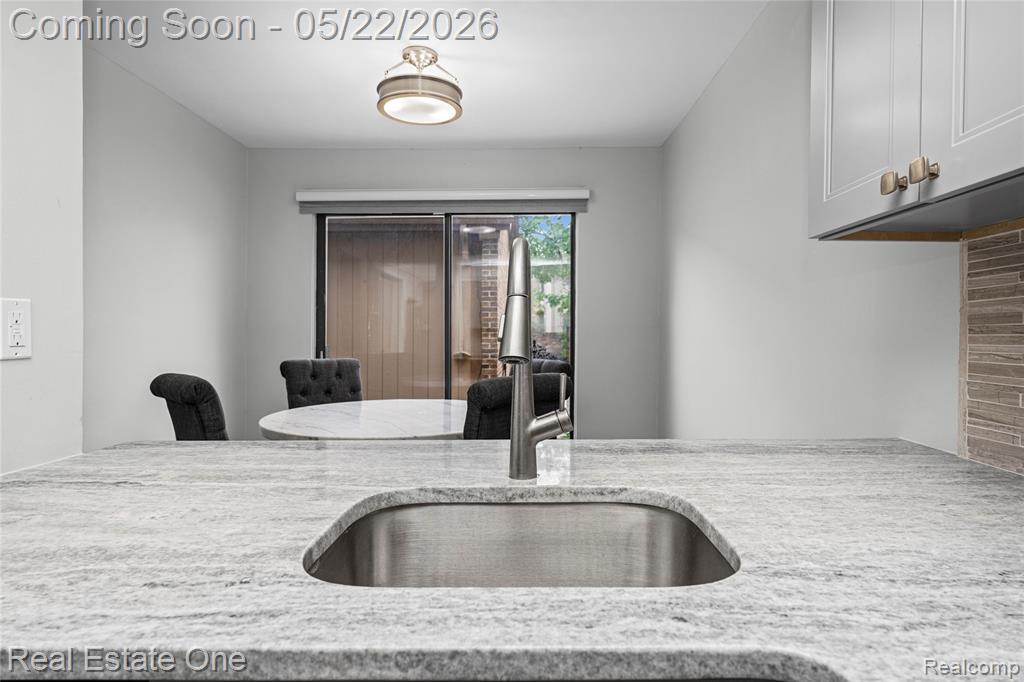 5345 Wright Way W, West Bloomfield, MI — Photo 23