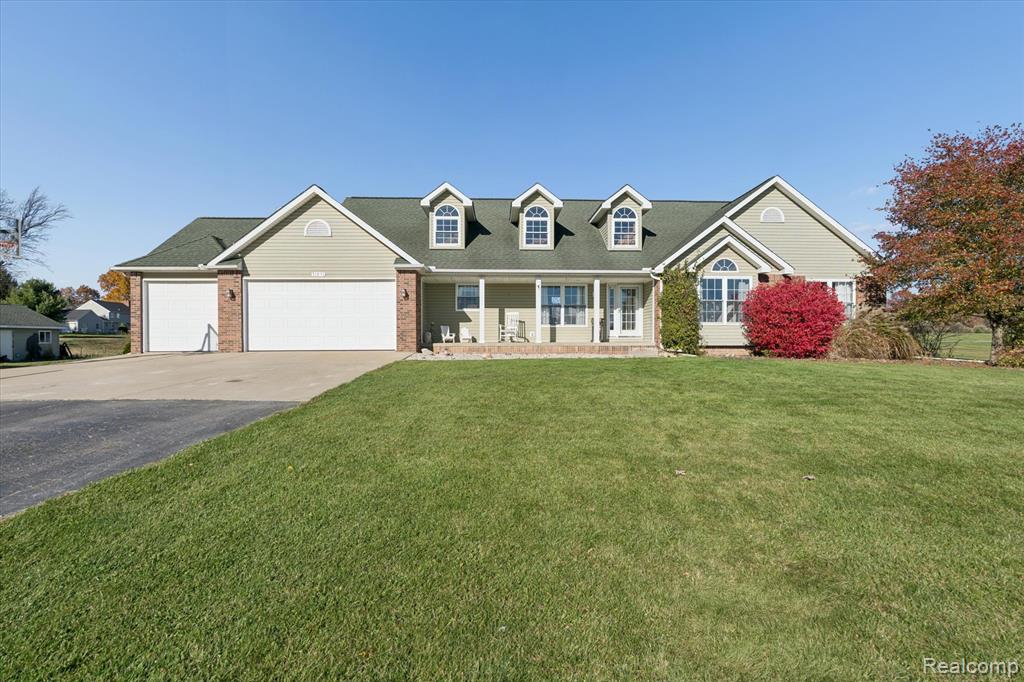 11051 Meadowview Drive, Goodrich Vlg, MI — front exterior