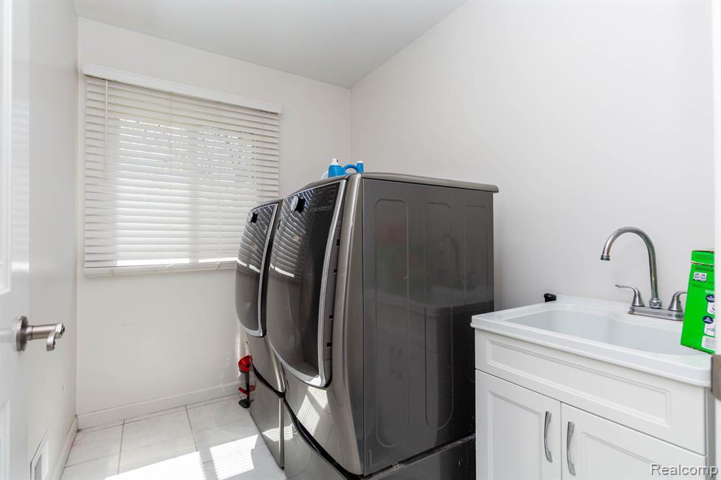 4617 LANCELOT Drive, Sterling Heights, MI 48310 — Photo 37