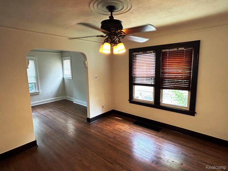 817 N DORCHESTER Avenue, Royal Oak, MI 48067 — Photo 3