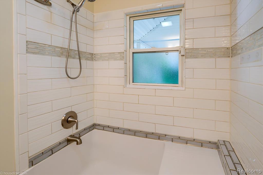 580 N Almont Avenue, Imlay City, MI 48444 — Photo 29