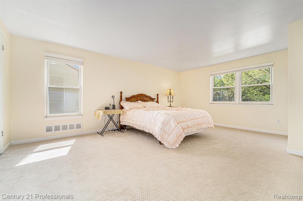 5800 CLIFFSIDE Drive, Troy, MI 48085 — Photo 13