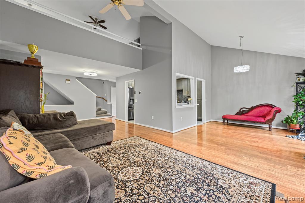 586 Ashley Circle, Rochester Hills, MI 48307 — Photo 11