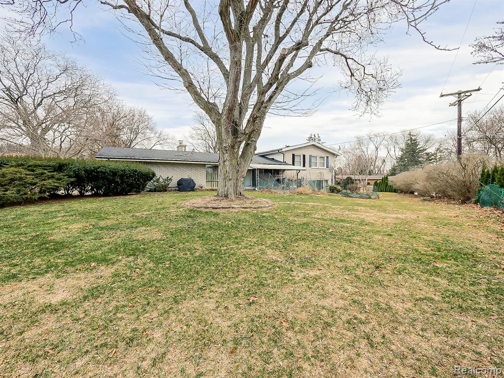 6775 Cedarbrook Drive, Bloomfield Hills, MI 48301 — Photo 32