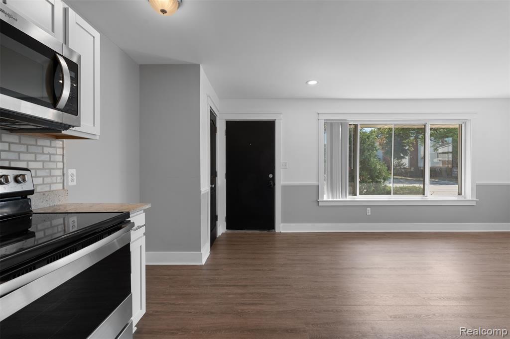 4401 Crooks Road, Royal Oak, MI 48073 — Photo 4