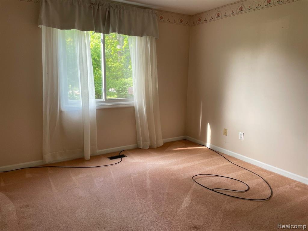 902 RIDGE Court, 122, Brighton, MI 48116 — Photo 14