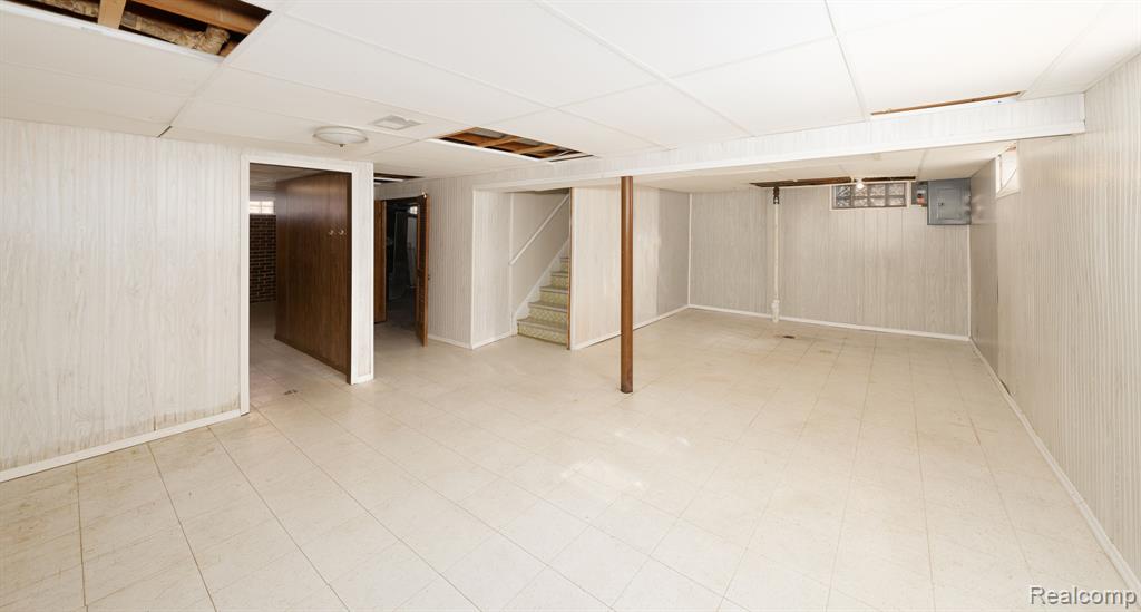 8614 GRAYFIELD Street, Dearborn Heights, MI 48127 — Photo 14