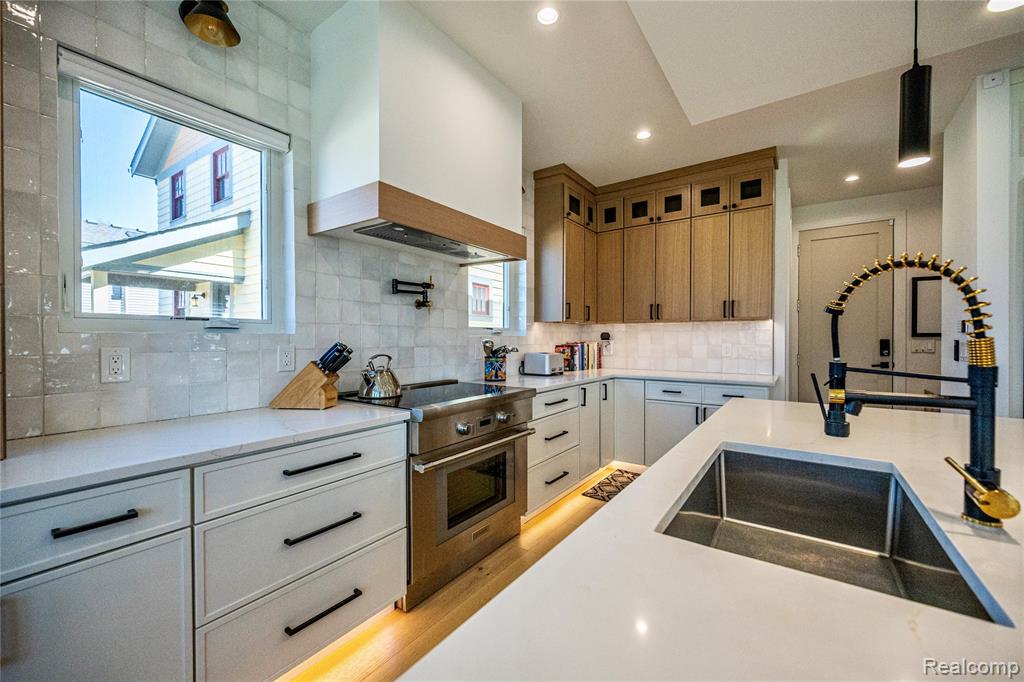 828 Cherokee Avenue, Royal Oak, MI 48067 — Photo 4