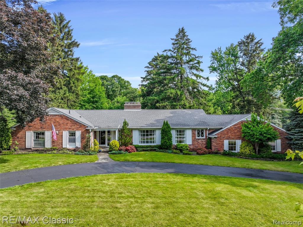 830 JONATHAN Lane, Bloomfield Hills, MI 48302 — Photo 47