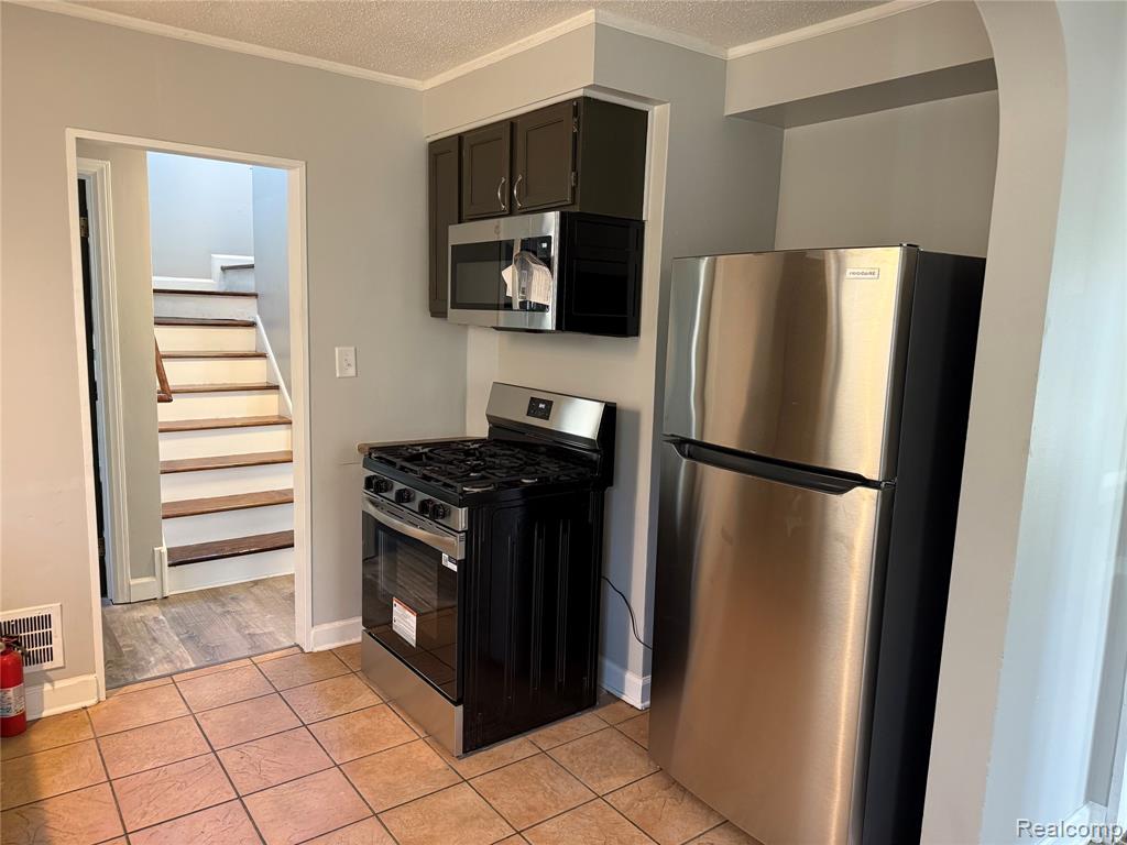 876 Garfield Avenue, Lincoln Park, MI 48146 — Photo 4