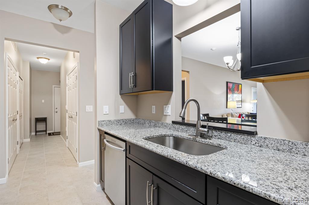 3951 CORNERSTONE Drive, 165, Canton, MI 48188 — Photo 13