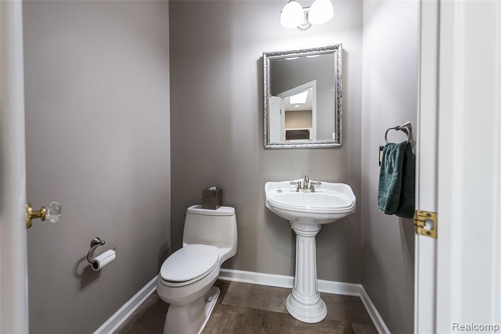 4990 Broomfield Lane, West Bloomfield, MI — Photo 53