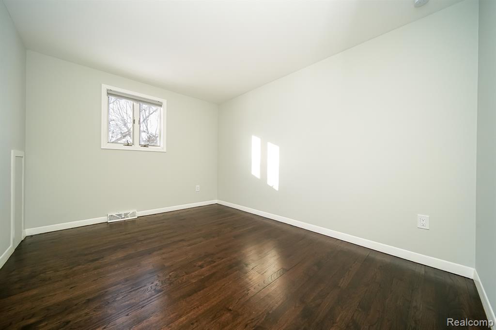 5445 Frankwill Avenue, Clarkston, MI — Photo 45