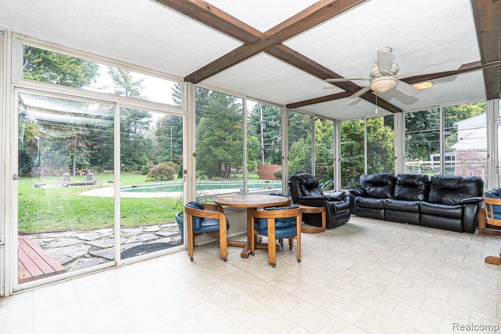 8871 SUNCREST Drive, Sterling Heights, MI 48314 — Photo 25