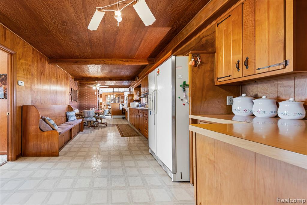 18676 Vreeland Road, Woodhaven, MI 48183 — Photo 9
