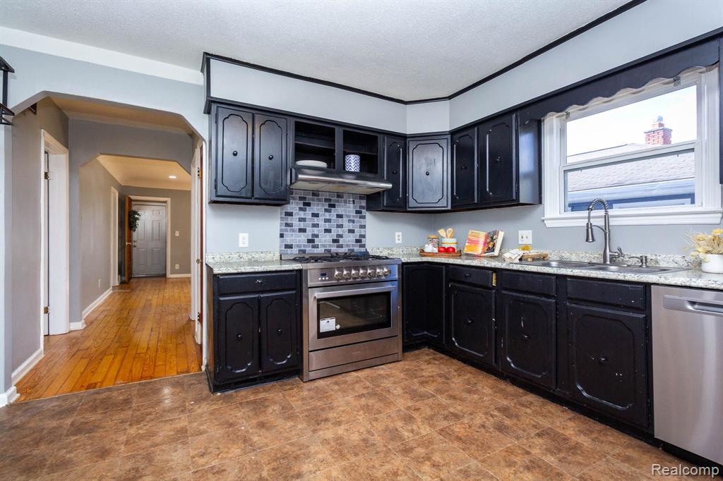 7481 Gerald Avenue, Warren, MI 48092 — Photo 10