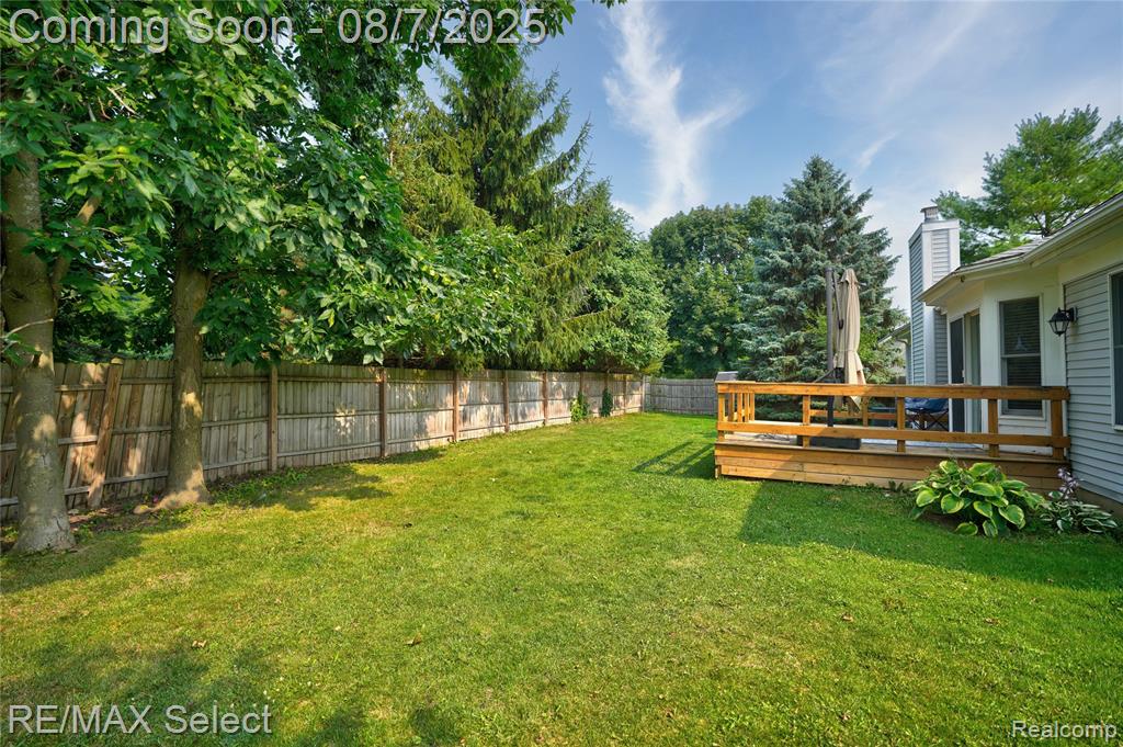 8052 Rose Lane, Goodrich Vlg, MI — Photo 9