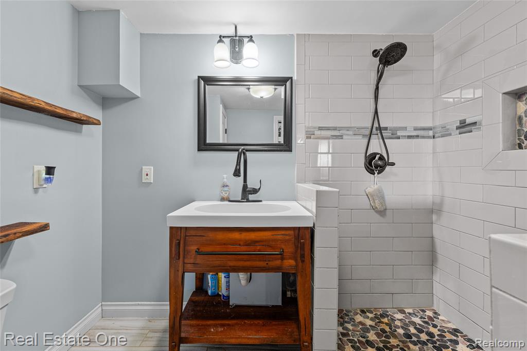 428 Pheasant Ridge Court, Ortonville, MI 48462 — Photo 36